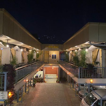 Kalash Parkaze And Tent Inn Pokhara Extérieur photo