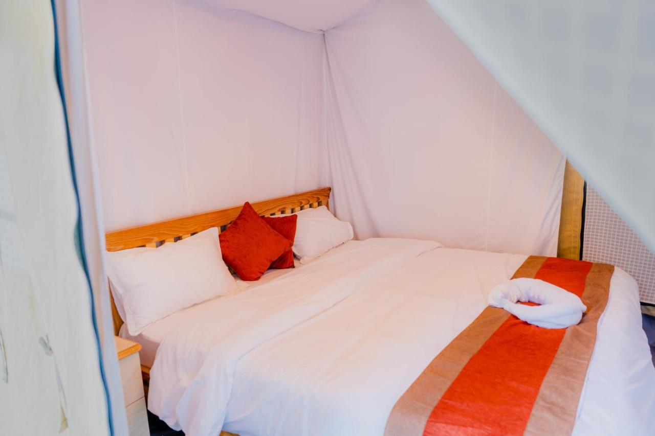 Kalash Parkaze And Tent Inn Pokhara Extérieur photo