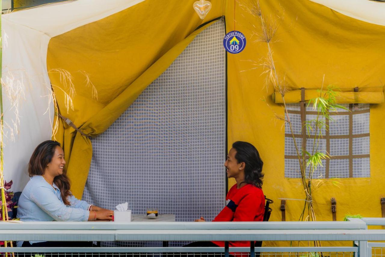 Kalash Parkaze And Tent Inn Pokhara Extérieur photo
