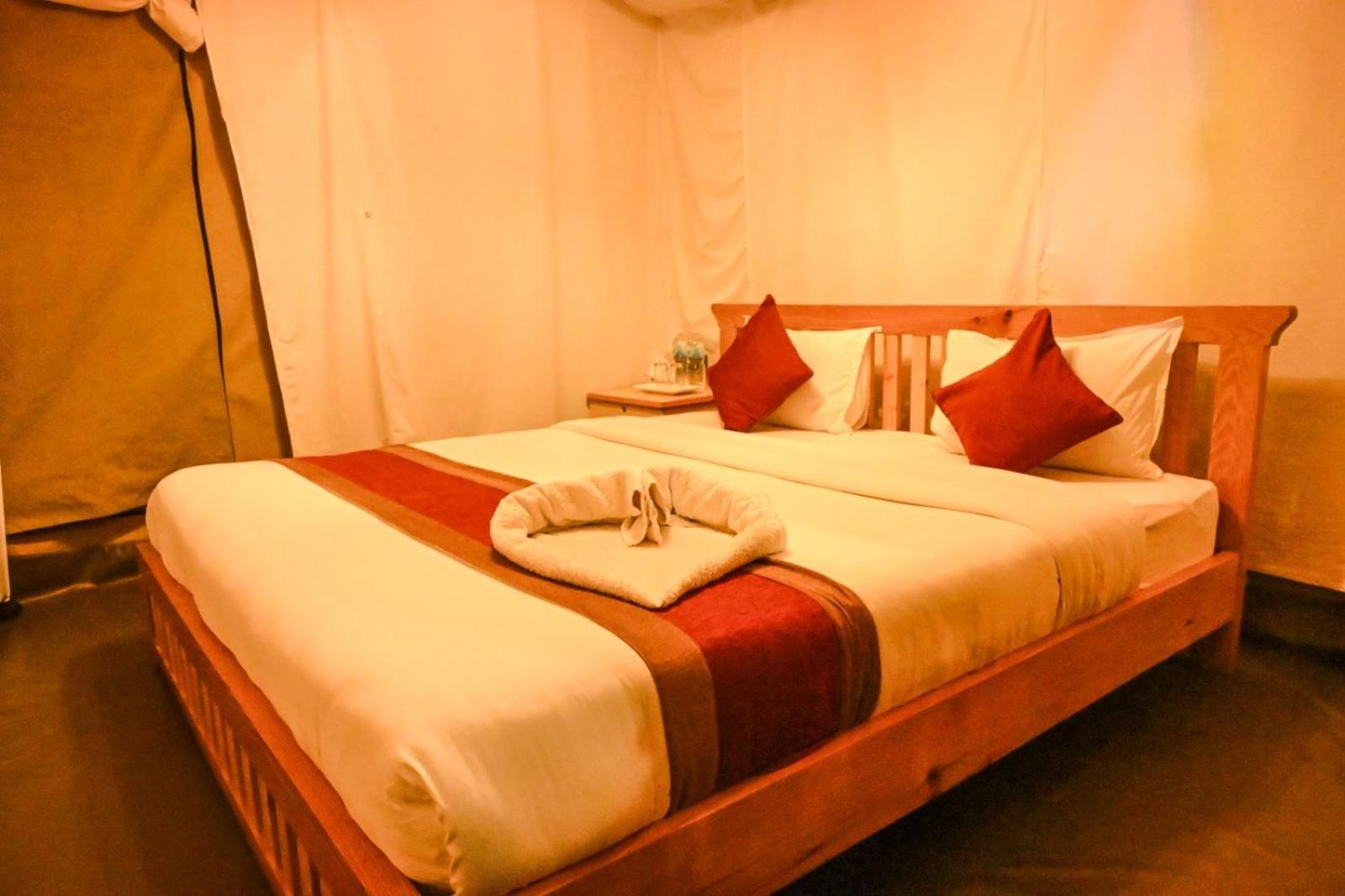 Kalash Parkaze And Tent Inn Pokhara Chambre photo